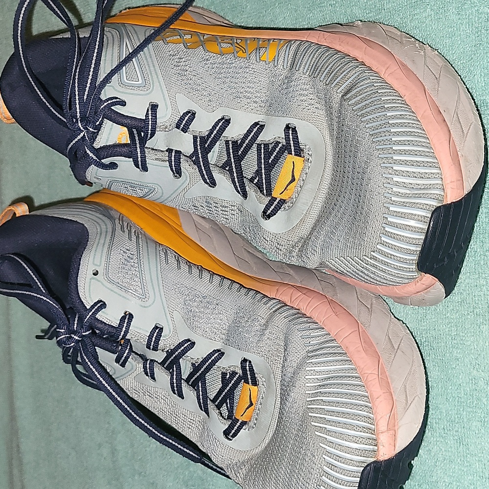 Hoka One One Men's Gray Running Shoes....size 8.5.....had Some Wear....